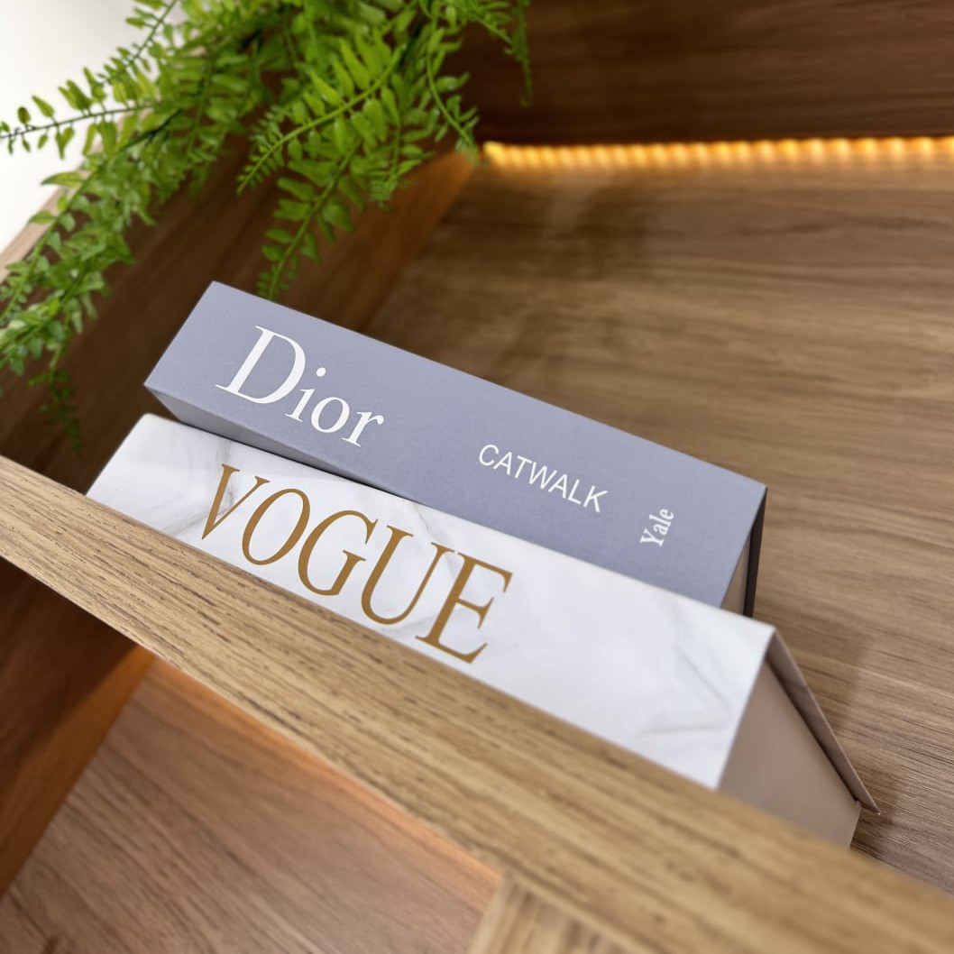 Detalhe decorativo da estante